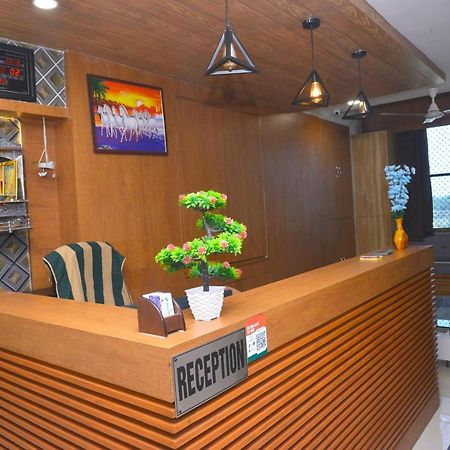 Hotel Asopalav Gandhinagar Bagian luar foto