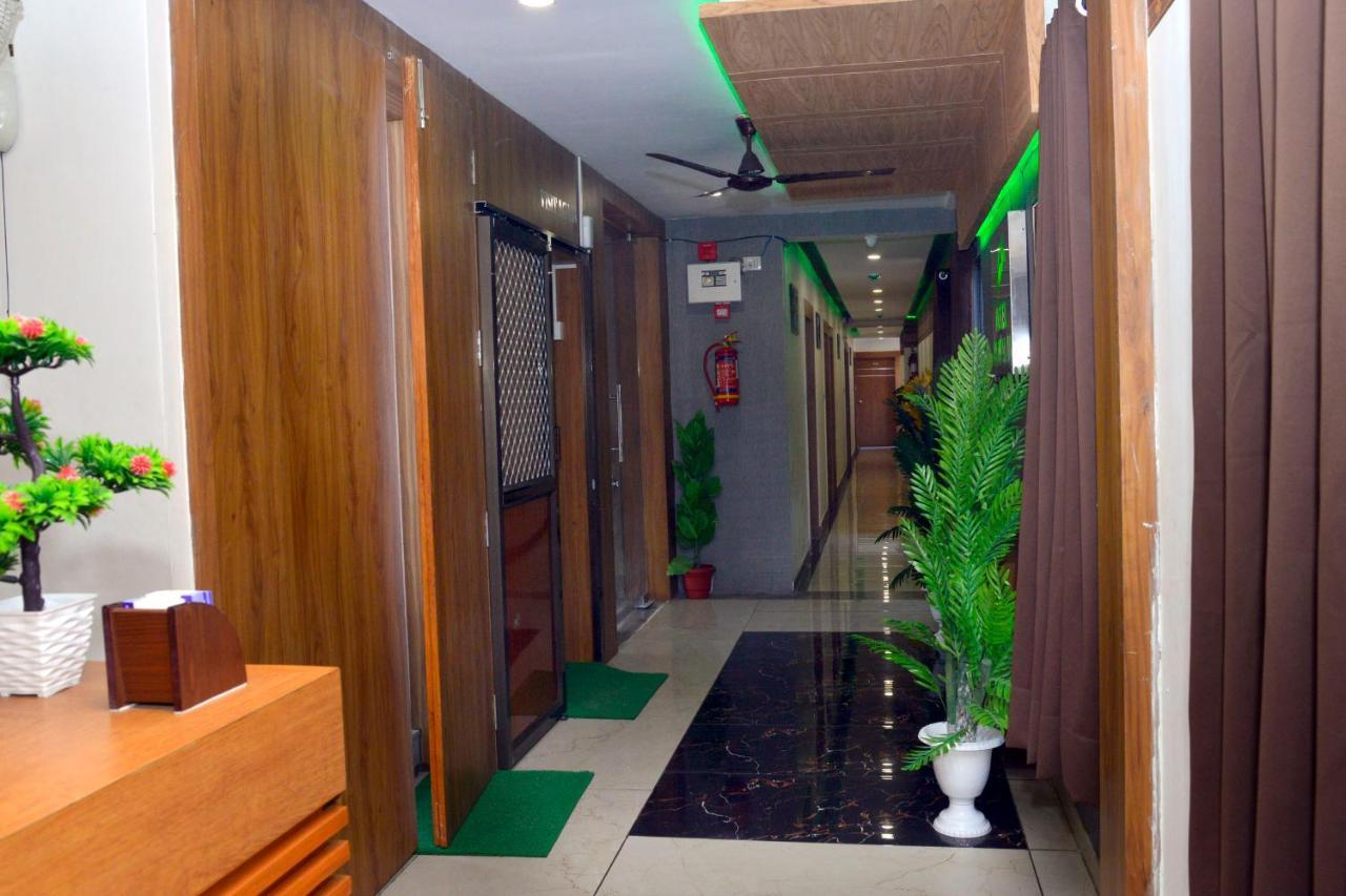 Hotel Asopalav Gandhinagar Bagian luar foto