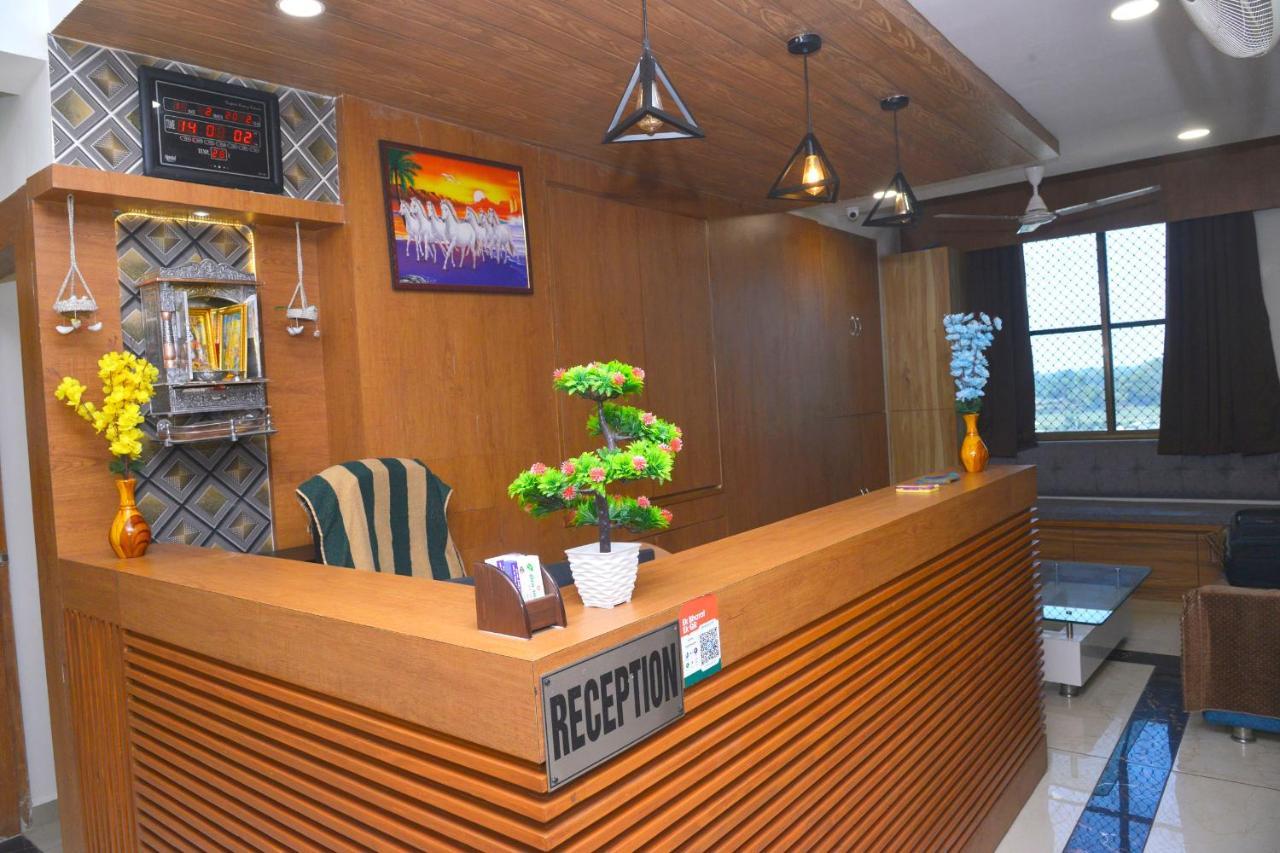 Hotel Asopalav Gandhinagar Bagian luar foto